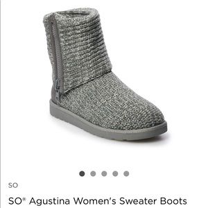 Grey knit boots